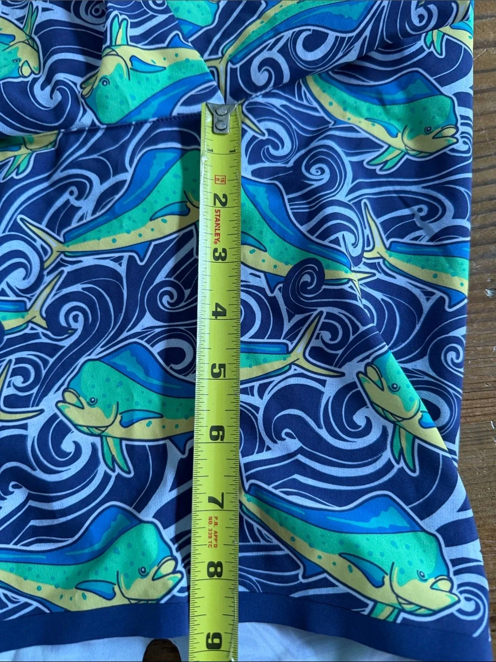 Vineyard Vines excellent size